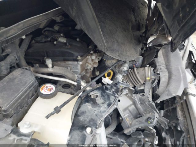 Toyota Prius Le Image 16