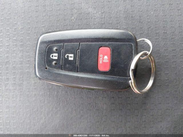 Toyota Prius Le Image 14