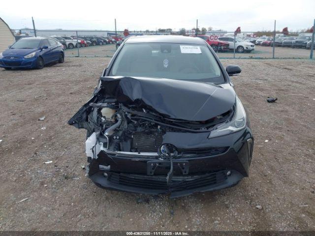 Toyota Prius Le Image 11