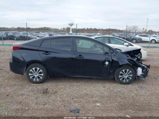 Toyota Prius Le Image 3