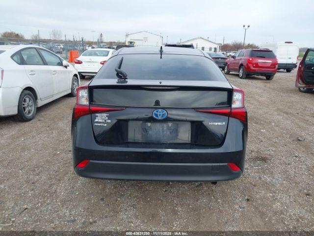 Toyota Prius Le Image 12