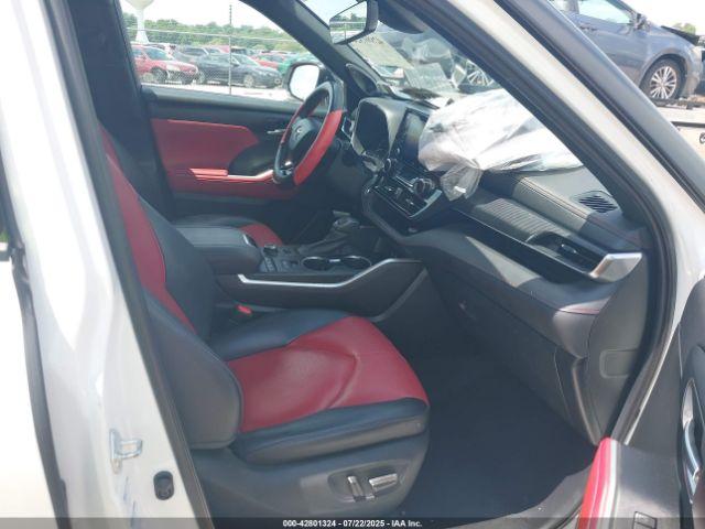 Toyota Highlander Xse Image 5