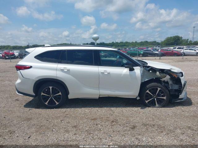 Toyota Highlander Xse Image 6